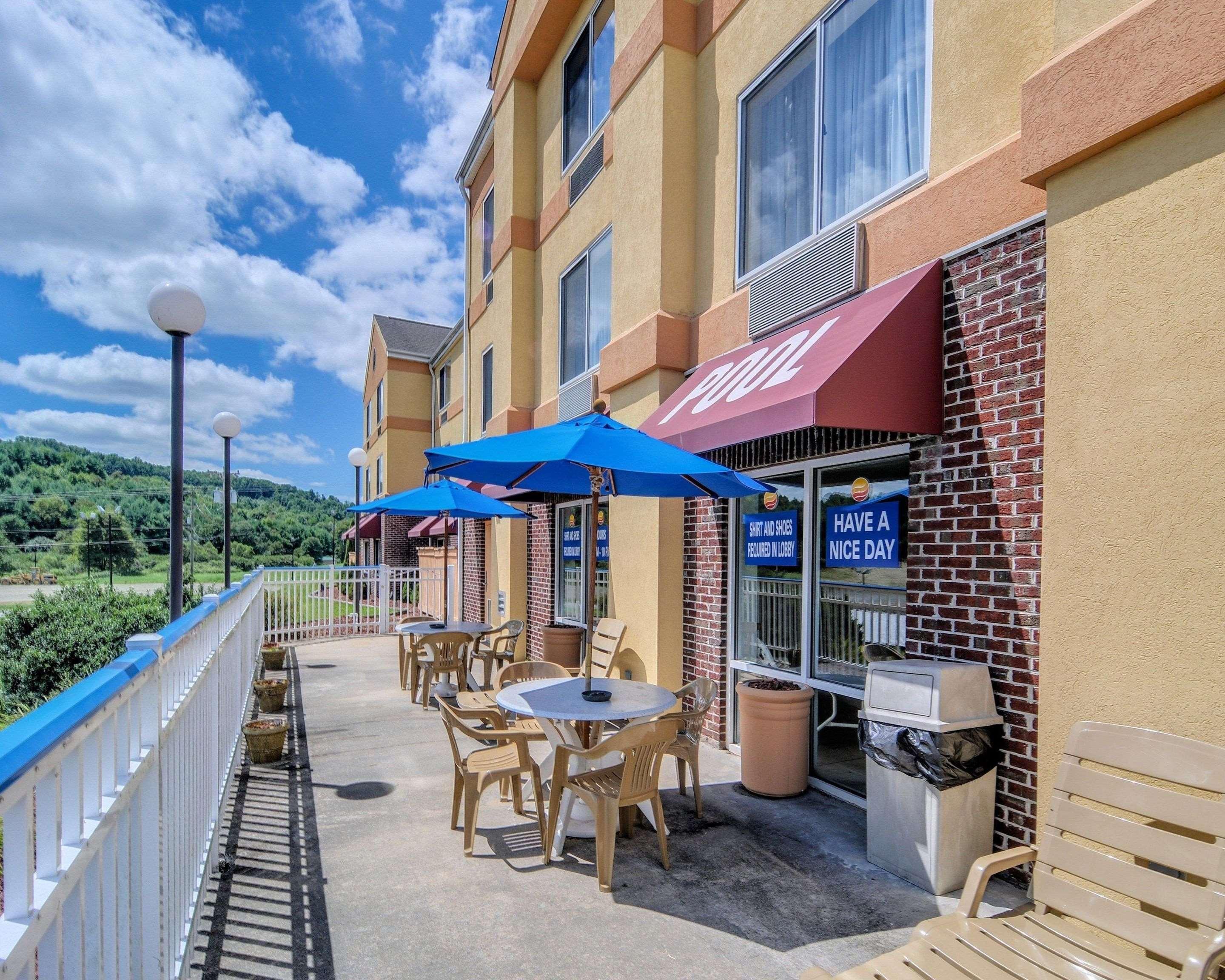 Comfort Inn & Suites Hillsville I-77 Exteriör bild