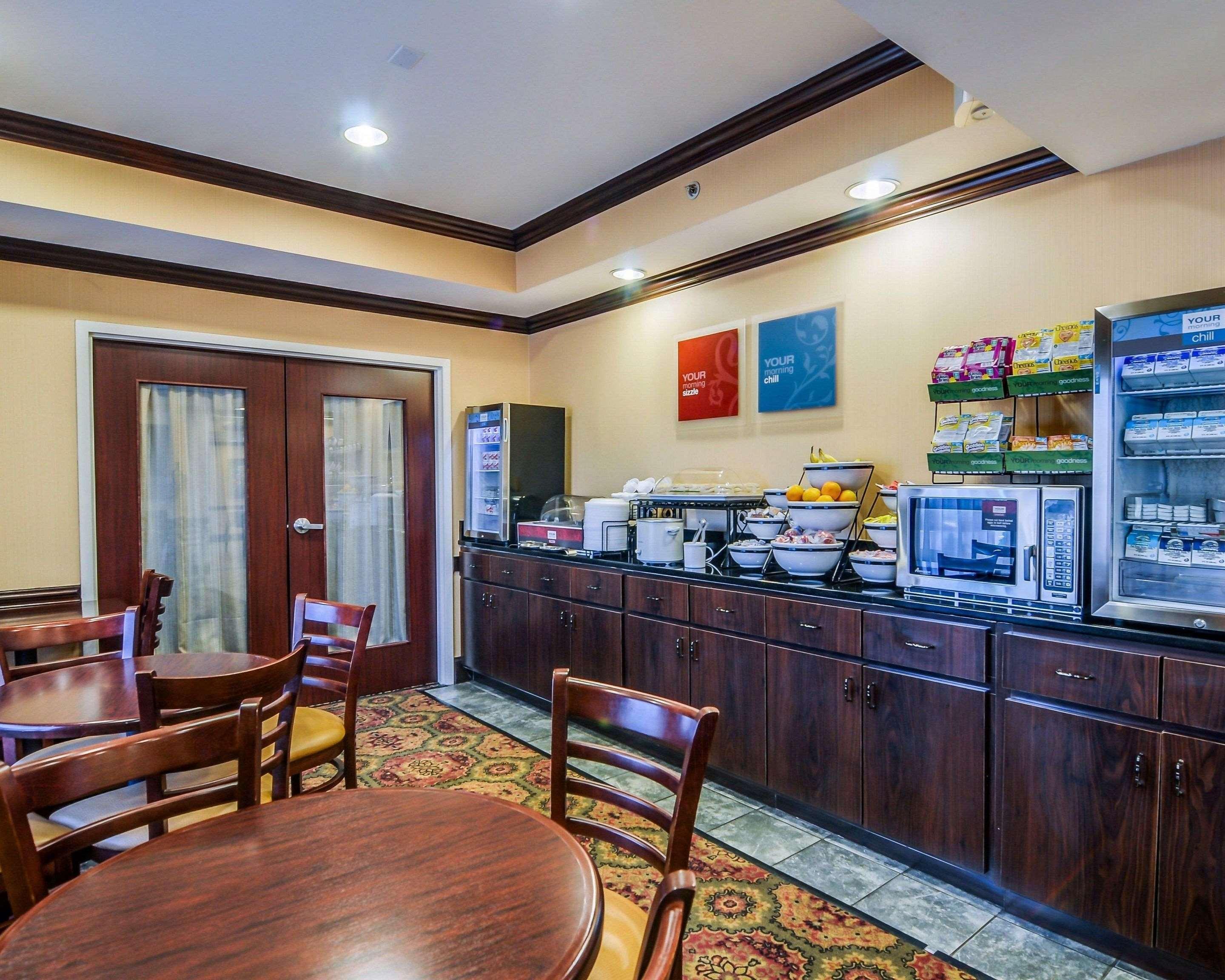 Comfort Inn & Suites Hillsville I-77 Exteriör bild