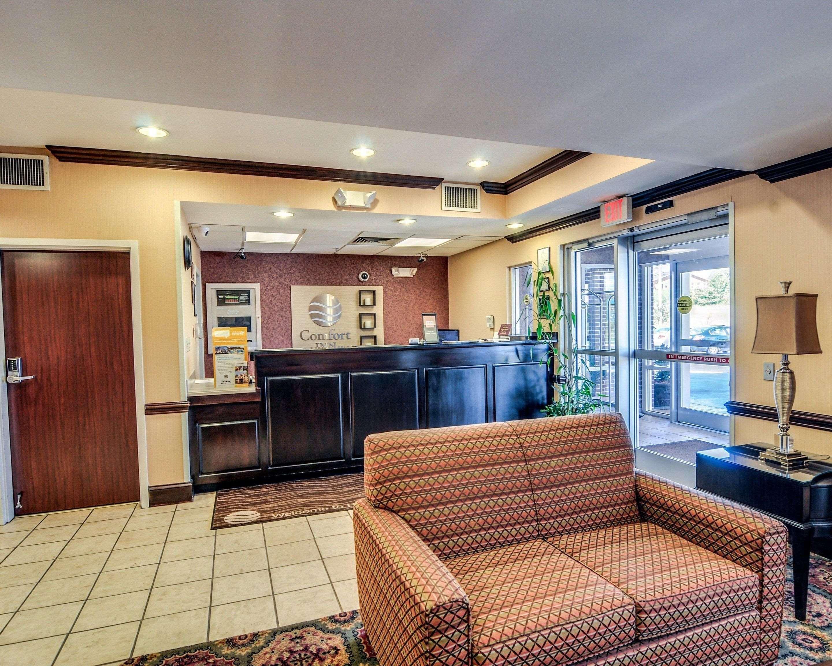 Comfort Inn & Suites Hillsville I-77 Exteriör bild